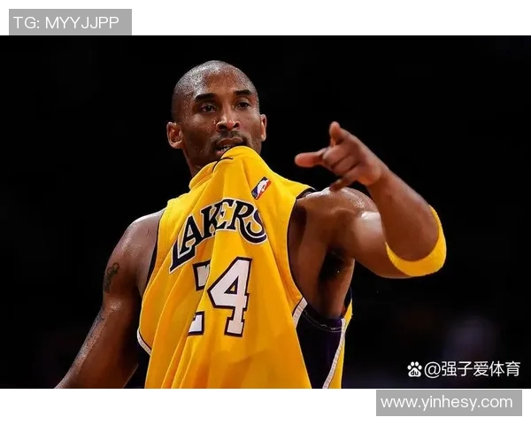 科比8号与24号球衣对比图揭示传奇球员不同阶段的辉煌与成就 科比8号与24号球衣对比图揭示传奇球员不同阶段的辉煌与成就