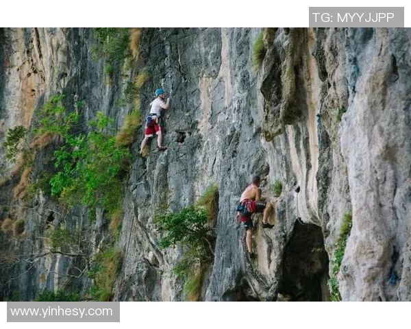 北京攀岩队的力量与技术分析:攀岩运动的未来发展探讨 北京攀岩队的力量与技术分析:攀岩运动的未来发展探讨