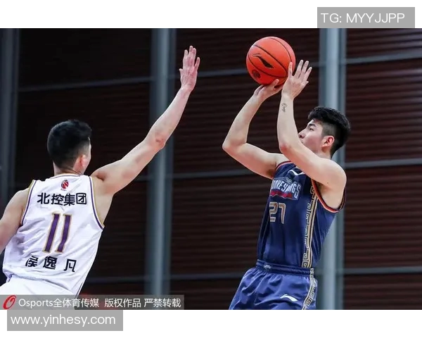 南京篮球队防守表现分析与改进建议探讨